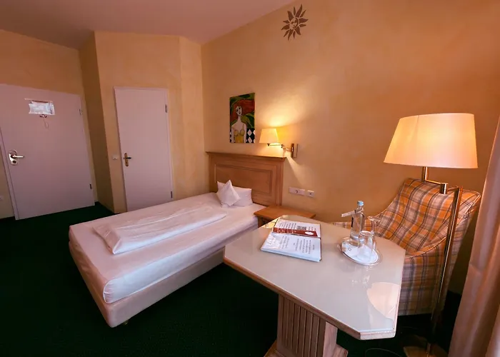 فندق Strandhotel Sonnenburg 3*