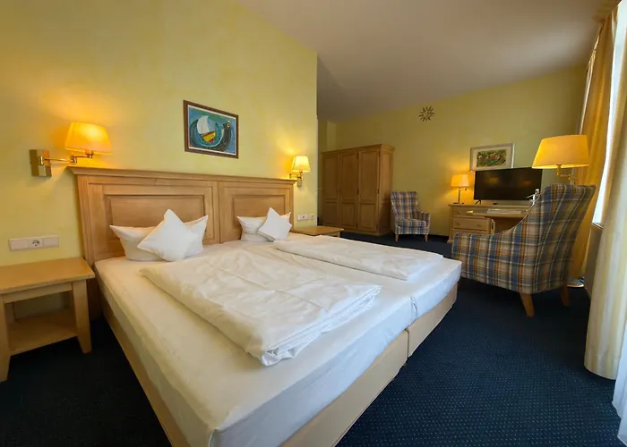 Strandhotel Sonnenburg فندق Ostseebad Kühlungsborn