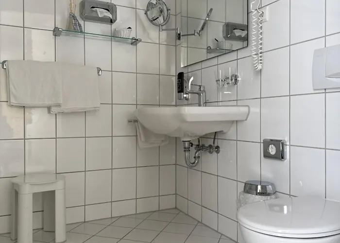 Strandhotel Sonnenburg فندق Ostseebad Kühlungsborn